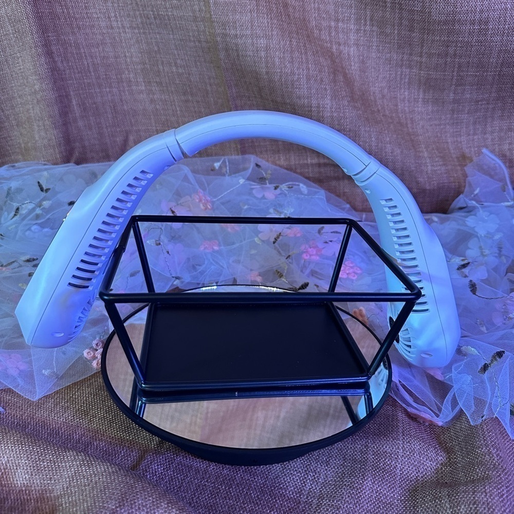 Neck Fan Personal Cooling System - Picture 4 of 5